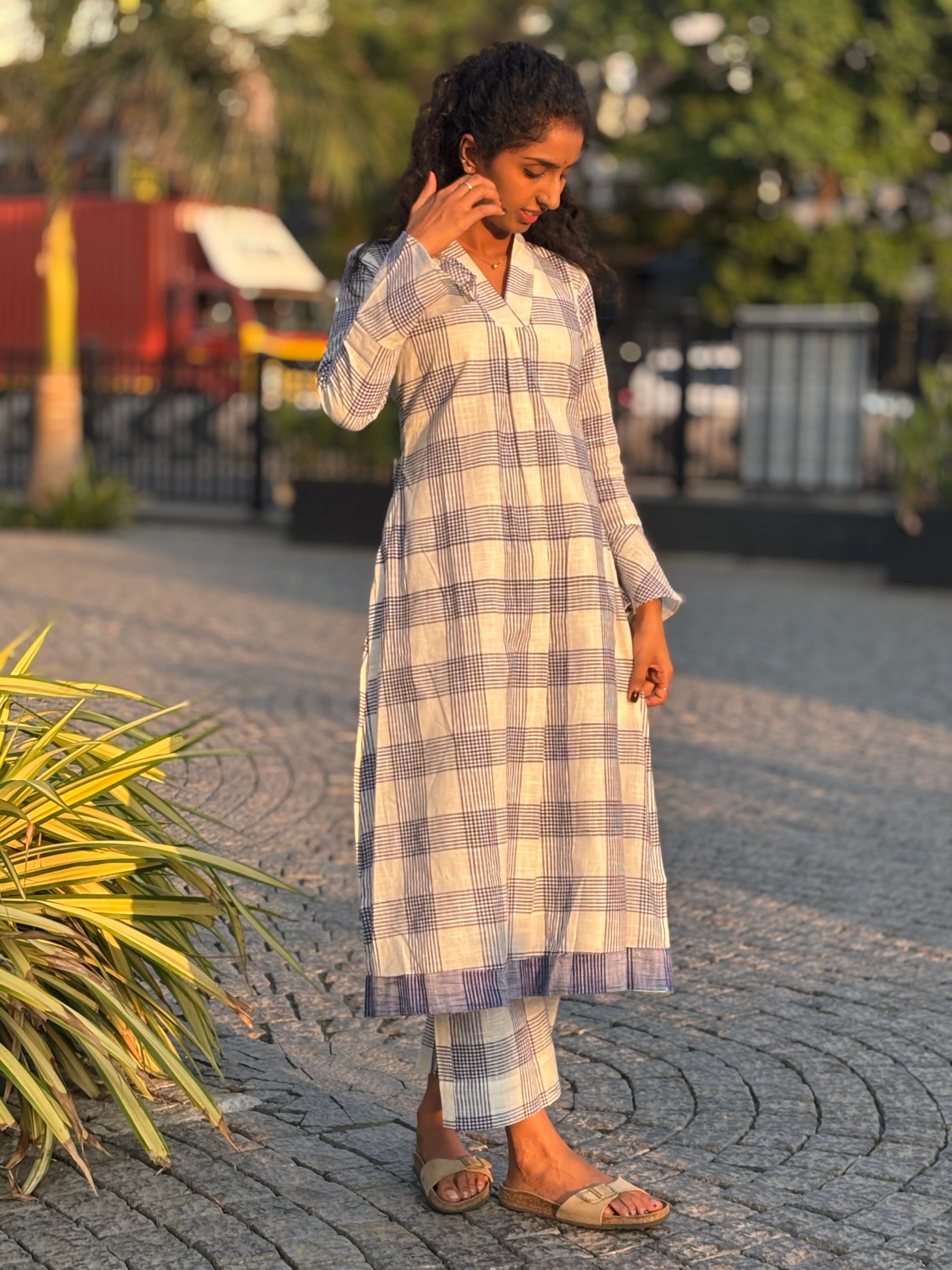 White checks Handloom Kurtaset