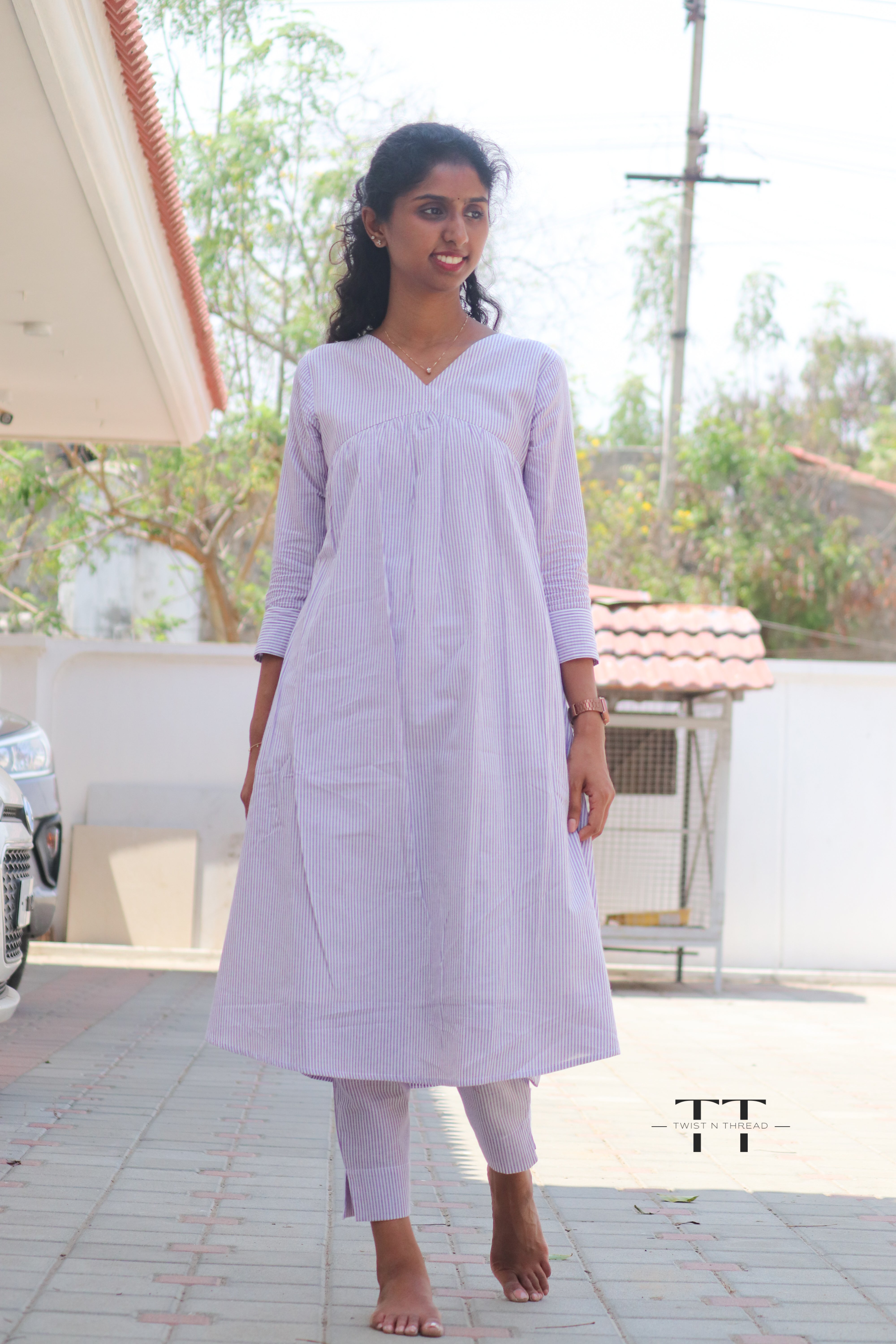 White Stripes Aliacut Kurtaset