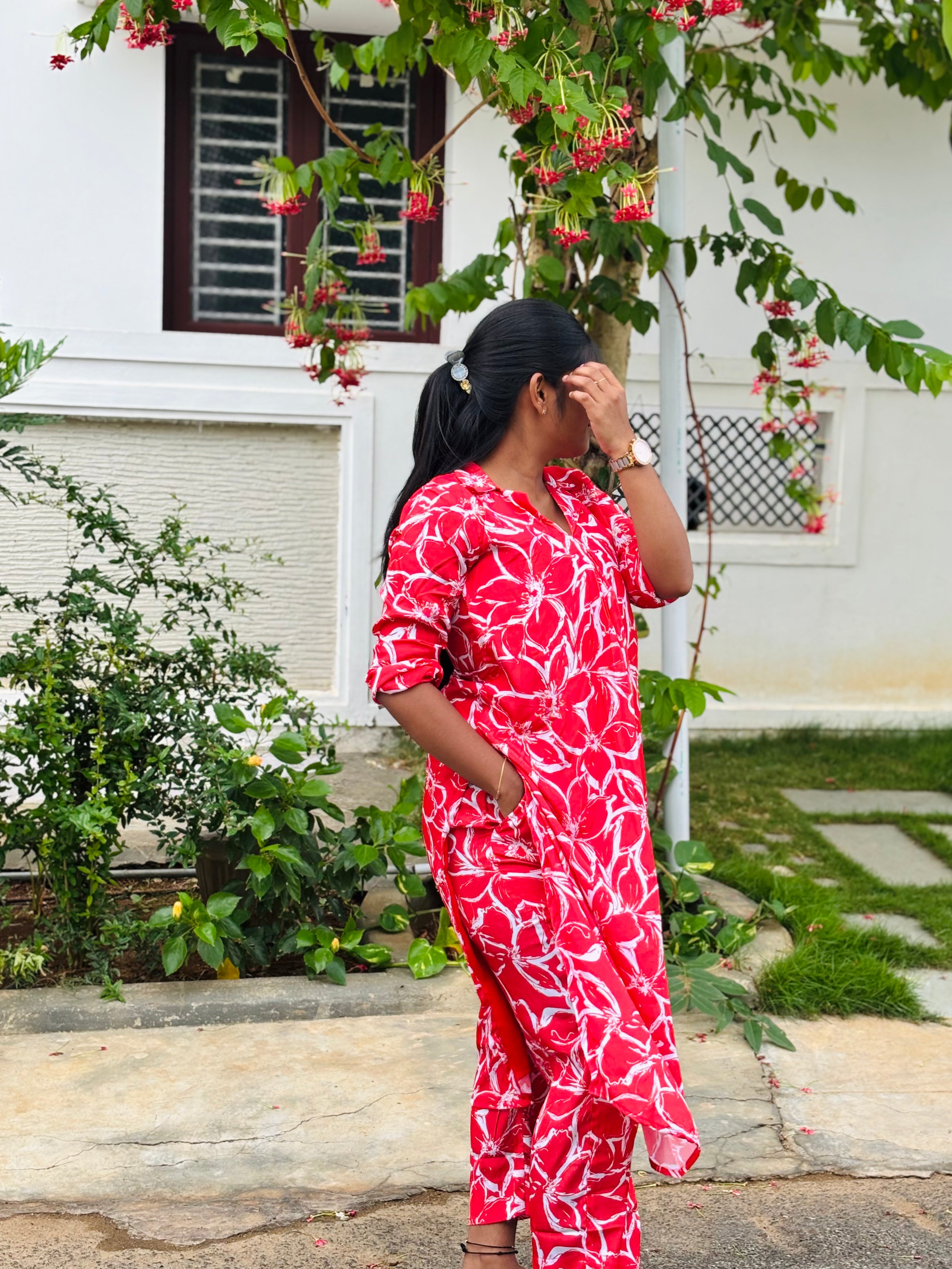 Red Crepe Kurtaset