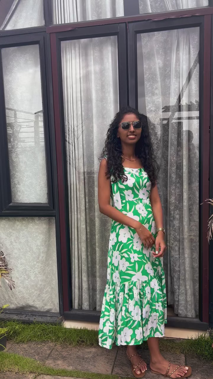 Green Sleeveless Knot Dress